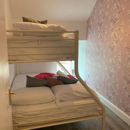 14 Eyre Square Lane Apartment Голуей Екстериор снимка