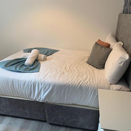14 Eyre Square Lane Apartment Голуей Екстериор снимка