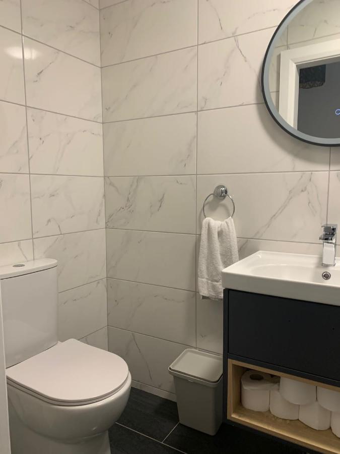 14 Eyre Square Lane Apartment Голуей Екстериор снимка